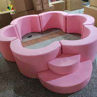 Set Permainan Lunak Warna Pink Putih Pastel dengan Kolam Bola Bunga, Blok Busa, Panjat, dan Seluncuran untuk Taman Bermain Dalam Ruangan Balita dan Sewa Pesta
