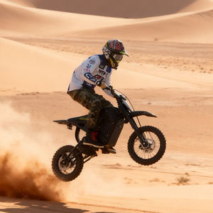 Motocyclette électrique de course tout terrain aux États-Unis, entraînement par chaîne, moto à moteur électrique de 1500 à 3000W, moto à suspension complète, en stock - Product Image 1