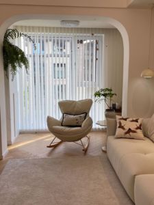 Persianas Verticales Motorizadas Modernas de Alta Calidad, Diseño Art Deco Liso, Ventana Francesa, Tamaño Personalizable, Eléctricas Integradas - Product Image 4