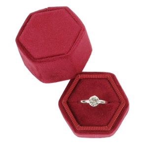 <span class=keywords><strong>Boîte</strong></span> d'anneaux de mariage <span class=keywords><strong>personnalisée</strong></span>, <span class=keywords><strong>boîte</strong></span> <span class=keywords><strong>à</strong></span> bijoux en velours <span class=keywords><strong>à</strong></span> hexagone, expédition gratuite - Product Image 2
