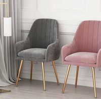 Chaise de salle à manger moderne en velours de style européen pour hôtels et restaurants, avec pieds en fer, écologique, inclinable et durable, vente en gros