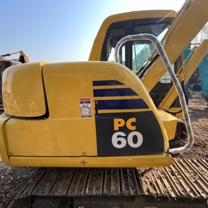 รถขุดขนาดเล็ก 6 ตัน ยี่ห้อโคมัตสึ รุ่น <span class=keywords><strong>PC60</strong></span> <span class=keywords><strong>มือ</strong></span><span class=keywords><strong>สอง</strong></span>จากญี่ปุ่น สภาพดี ใช้งานได้เยี่ยม ราคาคุ้มค่า มีจำหน่ายแล้ว - Product Image 4