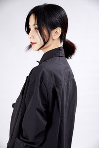 Camicetta <span class=keywords><strong>donna</strong></span> autunno Trendy nuovo modello camicetta da ragazza in cotone bianco personalizzato chiusura a bottone con colletto asimmetrico Streetwear - Product Image 5