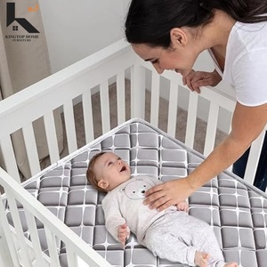 <span class=keywords><strong>Matelas</strong></span> <span class=keywords><strong>de</strong></span> berceau enroulable en <span class=keywords><strong>mousse</strong></span> à <span class=keywords><strong>mémoire</strong></span> <span class=keywords><strong>de</strong></span> forme et ressorts ensachés, ferme, écologique, moderne, <span class=keywords><strong>de</strong></span> 6 pouces, imperméable, pour bébés et enfants - Vente en gros - Product Image 3