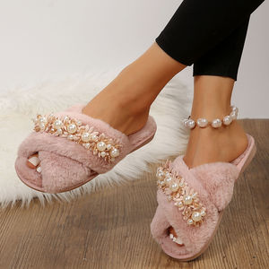 2026 Logo personnalisé Exquis et élégant Hiver Peluche Fleur de perle Femme Maison - Product Image 6