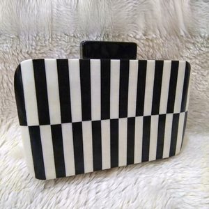 Nuevo Bolso de Mano Artesanal Clásico con Logotipo Personalizado, Efecto Mármol Bohemio de Resina, Elegante, Color Crema, Tela No Tejida - Product Image 1