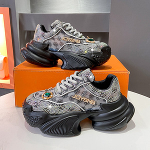 <span class=keywords><strong>รองเท้า</strong></span>กีฬาประดับเพชรคุณภาพ<span class=keywords><strong>ส</strong></span>ูง<span class=keywords><strong>ส</strong></span>ไตล์ยุโรปสำหรับผู้หญิง<span class=keywords><strong>รองเท้า</strong></span>ลำลองพื้นหนาระบายอากาศได้ดีสำหรับฤ<span class=keywords><strong>ด</strong></span>ูใบไม้ผลิ - Product Image 4