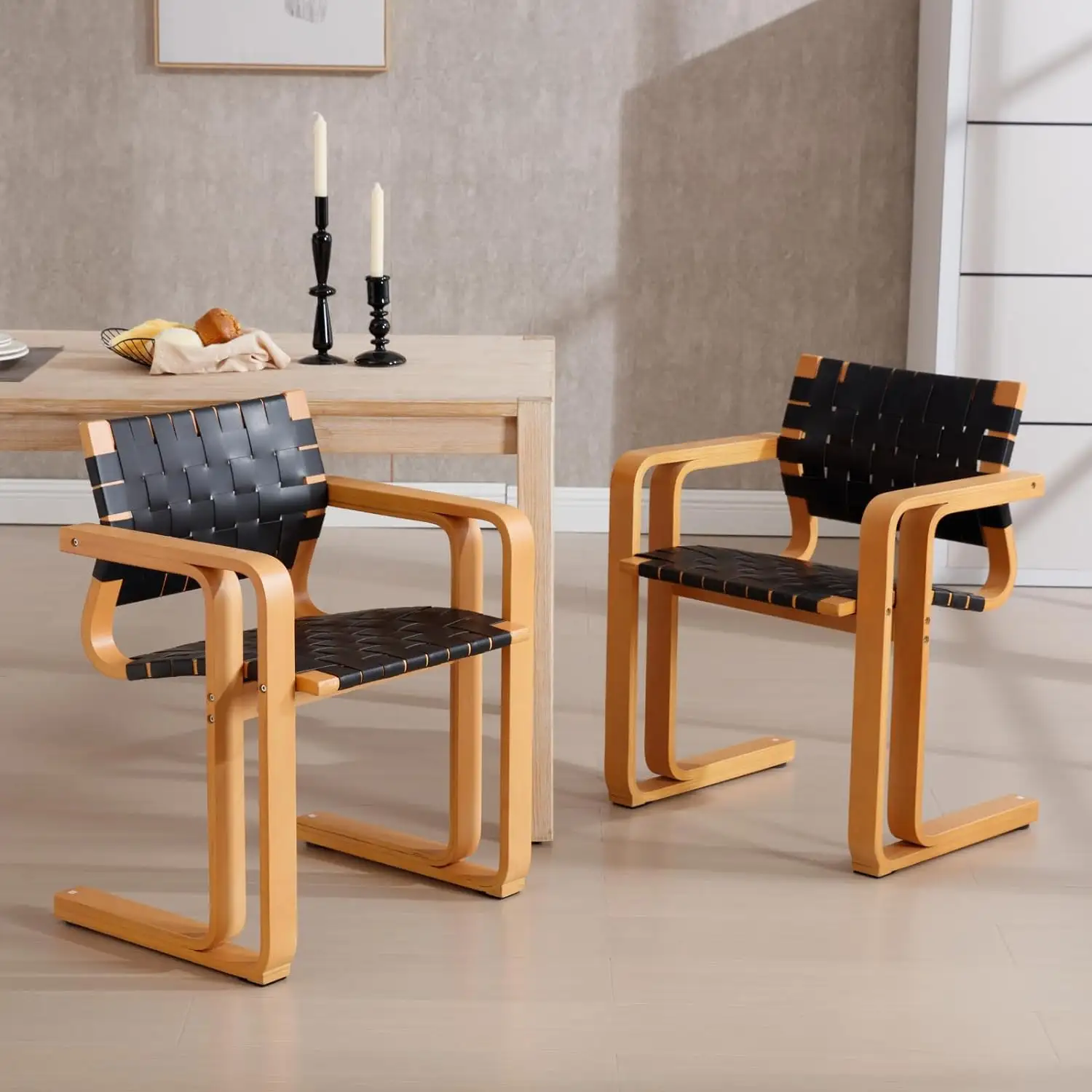 Juego de sillas de comedor tejidas de piel sintética de 2 negras con asiento y correa de respaldo de madera natural para el hogar, cocina, cafés, restaurantes