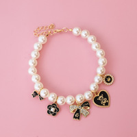 Vente en gros d'accessoires de vêtements pour animaux de compagnie Collier de perles de luxe tendance Style vintage Accessoires pour chiens et chats