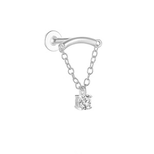 Piercings de cartílago con diseño personalizado 316L para mujer, con circonita delicada, parte trasera plana, rosca interna, elegantes, pequeños, en forma de estrella. - Product Image 3