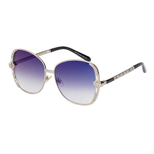 Gafas de Sol de Moda con Pedrería para Mujer, Forma de Mariposa, Protección UV400, Lentes de PC, Montura Negra C2, Dorado Gris, Estilo para Viajes y Conducción - Product Image 1