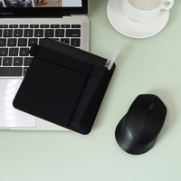 Étui de rangement adhésif fin et élastique en PVC YY pour souris, avec pochette pour stylo et gadgets, pour ordinateur portable et PC