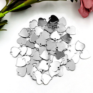Pendentifs en forme de cœur en acier inoxydable, surface lisse de 20mm, pour la fabrication de bijoux, colliers, bracelets, accessoires, vente en gros en vrac - Product Image 1