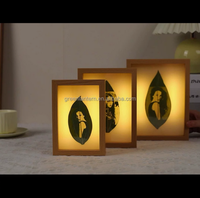 Lampe de chevet LED en bois sculpté en forme de feuille, lumière chaude, cadre photo personnalisé, cadeau d'anniversaire, décoration de chambre, directement de l'usine