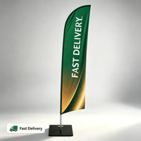 Drapeau Triton avec base à pointe pour publicité extérieure sur sol gazonné