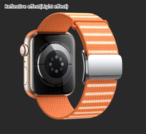 Correa de Reloj Deportiva de Nailon Trenzado Ajustable con Hebilla Magnética y Banda Reflectante para Apple Watch - Product Image 4