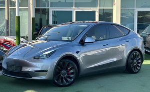 Modelo Y Long Range AWD 2023 de Tesla - Product Image 3