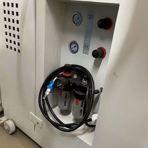 Machine de moulage de garnitures arrière pour bottes de neige, à flanging simple froid et chaud, idéale pour les bottes de neige - Product Image 5