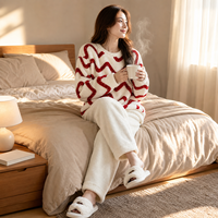Ensemble de pyjama en sherpa blanc et rouge à chevrons pour femme, demi-velours, chaud pour l'hiver, vêtements de détente deux pièces, personnalisable OEM
