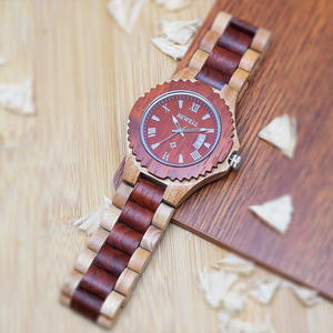 Soldes Bewell Montre en bois artisanale pour homme Montre à quartz Cadeau Montre personnalisée avec logo Montre en bois la moins chère pour homme - Product Image 4