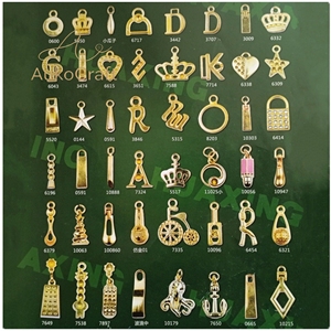 Venta al por mayor de fábrica: Deslizadores de cremallera metálicos chapados en oro con tirador de diamante y diseño de luna, mariposa y estrella de cinco puntas - Product Image 5
