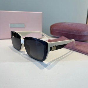 Lunettes de soleil en acétate italien, élégantes et de haute qualité - Product Image 4