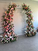 Guirlandes florales longues en soie artificielle en forme d'arche de corne de vache pour décors de mariage, de scène et vitrines de magasin