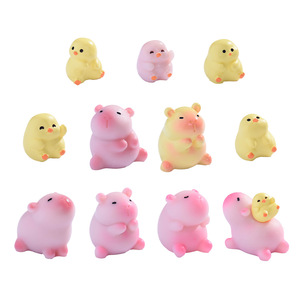 Figurines miniatures de capybara et de canard en résine rose et jaune, décoration artisanale pour voiture, bureau, jardin - Product Image 5