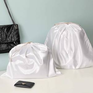 40*30 bolsas de regalo de satén suave de lujo para ropa bolsa de cordón dorado bolsa de cordón de seda satinada para regalo - Product Image 1