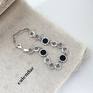 Pulsera de plata de ley S925 con esmalte negro, diseño de números romanos para mujer, uso diario, joyería geométrica con cadena de eslabones - Product Image 4