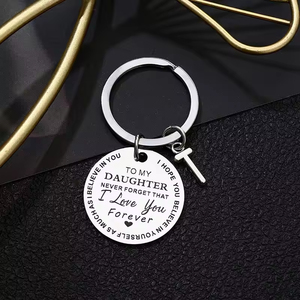 En 2025, j'ai <span class=keywords><strong>acheté</strong></span> un porte-clés en métal avec 26 lettres pour mon fils pour son anniversaire, sa remise de diplôme et la Saint-Valentin. - Product Image 6
