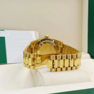 Montre mécanique de luxe en or rose avec fonction plongée et bracelet en acier inoxydable. Les designers peuvent le personnaliser en or 24 carats. - Product Image 5