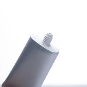 Tubo Cosmético Vacío de Plástico PE Blanco Suave y Flexible para Crema Facial, Tamaños de 40ml-150ml, Impresión Serigráfica, Embalaje en Stock - Product Image 5