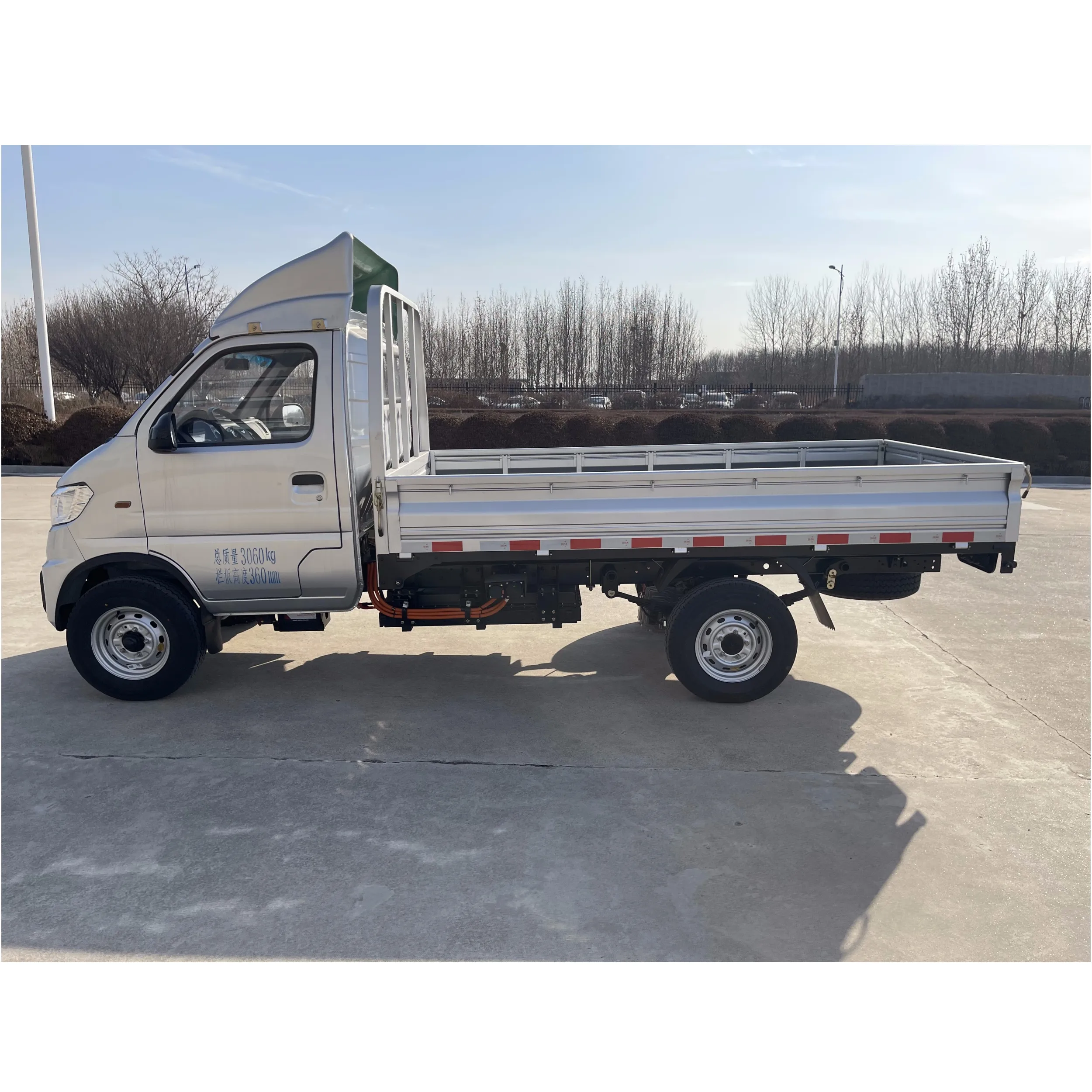 Mini camión eléctrico chino usado de nueva energía SRM T5L 55.7kWh