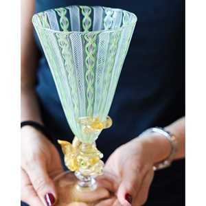 Verres à champagne et flûtes élégants en verre, ornés de mouettes et de poissons en filigrane coloré - Product Image 1