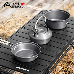 Juego de utensilios de cocina para exteriores Bisinnna, juego de 3 piezas, olla portátil para acampar, tetera, sartén para 3-5 personas, equipo de cocina ligero y multiusos - Product Image 1