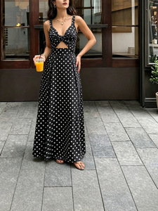 Vestido maxi de mujer con estampado de lunares, tirantes finos, corte en la cintura con nudo frontal, plisado, fluido, estilo swing, línea A, para verano y vacaciones. - Product Image 2