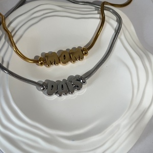 Collier personnalisé avec pendentif initial en forme de bulle, chaîne serpent en acier inoxydable plaqué or 18 carats pour femmes - Product Image 3