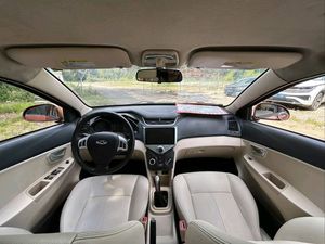 Venta al por Mayor de Autos Usados en China, SUV a Gasolina Turbo de 2.0L, Año 2016, Transmisión Manual, 5 Asientos, Asientos de Cuero, Asientos Eléctricos, Faros LED, TPMS, Techo Solar - Product Image 3