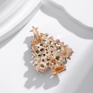 Broche Épinglette Arbre de Noël en Émail et Strass, Pin's de Revers Festif pour Blazer, Manteau, Écharpe, Cadeau, Accessoire de Vente en Gros et au Détail - Product Image 3