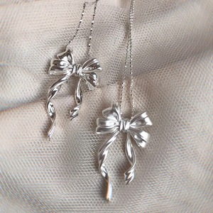 Collar de Perlas con Lazo de Dos Enamorados para Mujer, Cadena de Clavícula de Plata Pura S925, Diseño Religioso de Lujo en Oro, para Nicho Dulce - Product Image 3