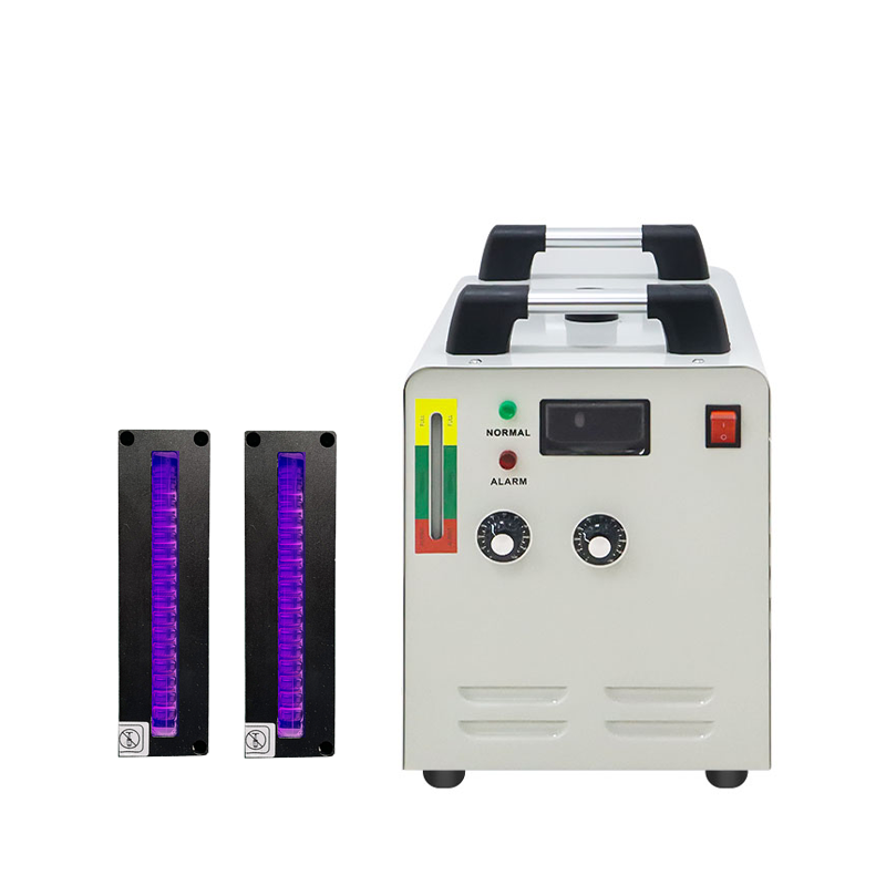 Deux lampes et refroidisseur d'eau