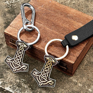 Porte-clés Marteau de Thor Viking Nordique Yunnique en Alliage de Zinc, Texture Celtique Vintage, Pendentif pour Homme, Accessoire Cadeau - Product Image 1