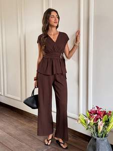 Conjunto Feminino Ecológico Sólido com Decote em V e Calças Soltas de Comprimento Total, Roupa Casual para Primavera e Verão OEM ODM - Product Image 4