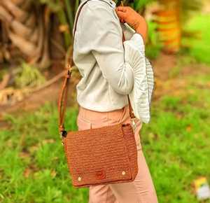 Sac fourre-tout en herbe de mer écologique fait à la main avec doublure en raphia, grand format tissé pour femmes, voyage et usage quotidien - Product Image 4