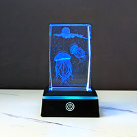 Moderne 3D-Geschnitzte Quadratische Säule Glas-LED Steckbare Nachtbeleuchtung für Wohnzimmer Schlafzimmer Atmosphäre Tischdekoration Geschenk