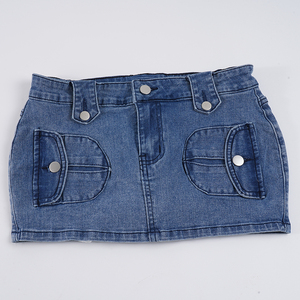 Jupe courte en jean vintage rétro pour femme, coupe ajustée, taille haute naturelle, avec poches obliques, pour l'été - Product Image 2