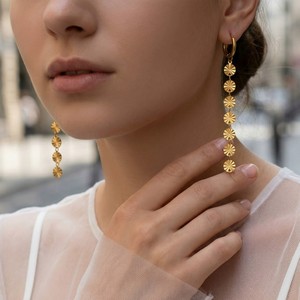 Boucles d'oreilles pendantes en acier inoxydable plaqué or véritable 18 carats, motif gravé, disque métallique étanche, avec pampilles, pour femme - Product Image 2