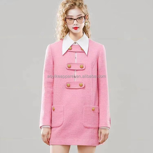 Váy sang trọng cổ điển mùa Thu/Đông 2025, phong cách retro, dáng ôm, cổ vuông/dây halter, phối màu tương phản, có khuy và túi. - Product Image 1