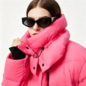 Vestes matelassées en <span class=keywords><strong>duvet</strong></span> imperméables et coupe-vent surdimensionnées pour femmes, taille plus, couleur rose vif, avec logo personnalisé, vente en gros OEM - Product Image 2